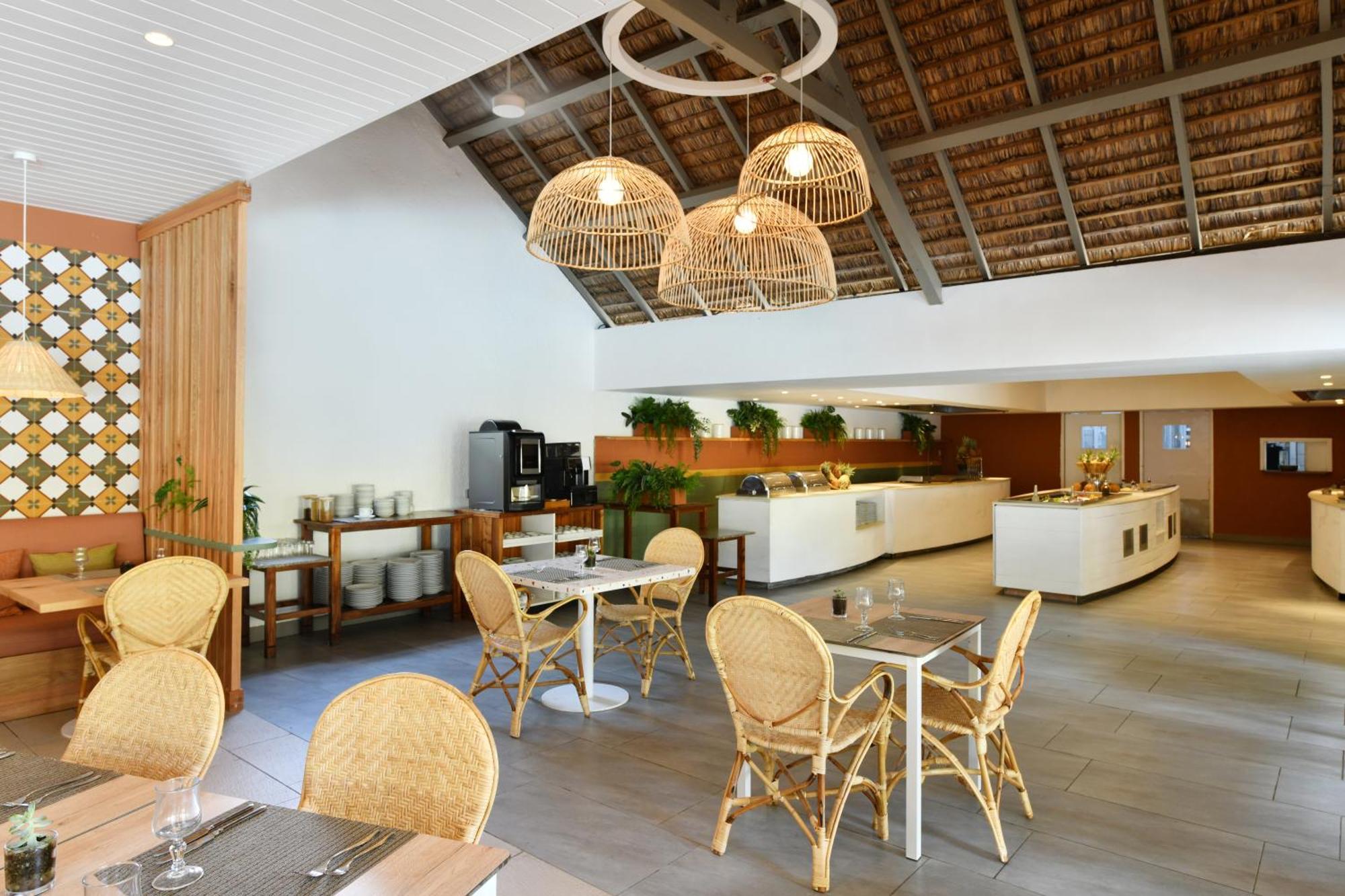 Veranda Palmar Beach Hotel & Spa Belle Mare Bagian luar foto